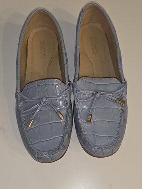 Michael Michael Kors Women's Light Blue Croc-Embossed Moccasin Loafers